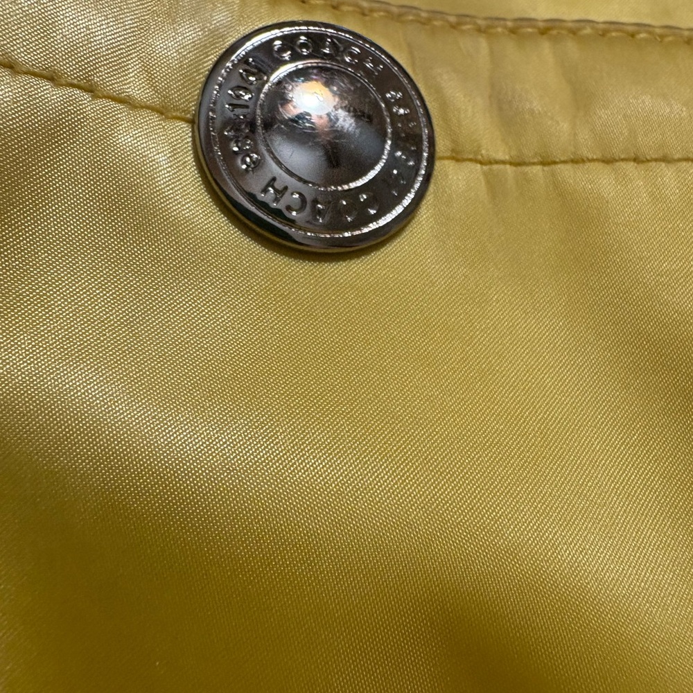 Coach yellow crossbody - Picture 2 of 7